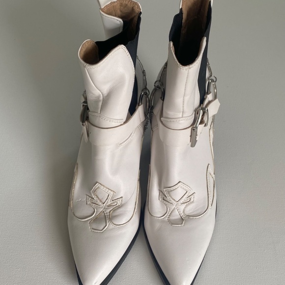 Nasty Girl White Stirrup And at ‘Em Western Boots - Picture 4 of 10